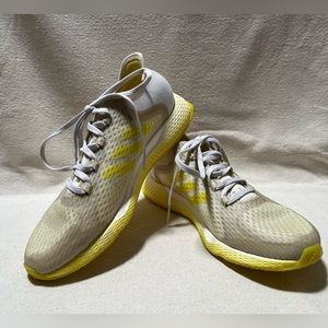 Adidas Bounce size 7.